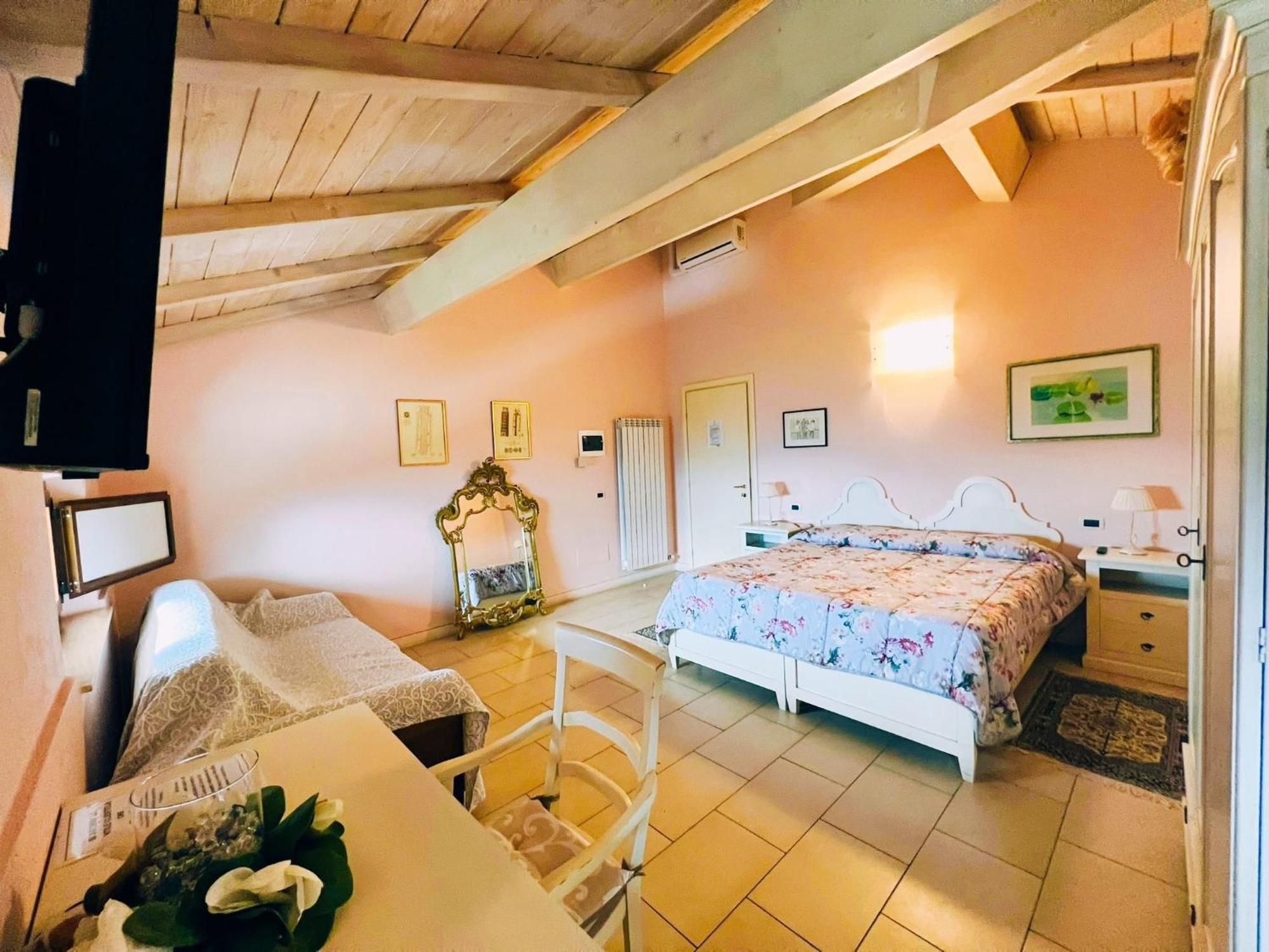 Borgo Degli Aranci Aparthotel San Giuliano Terme Exteriör bild